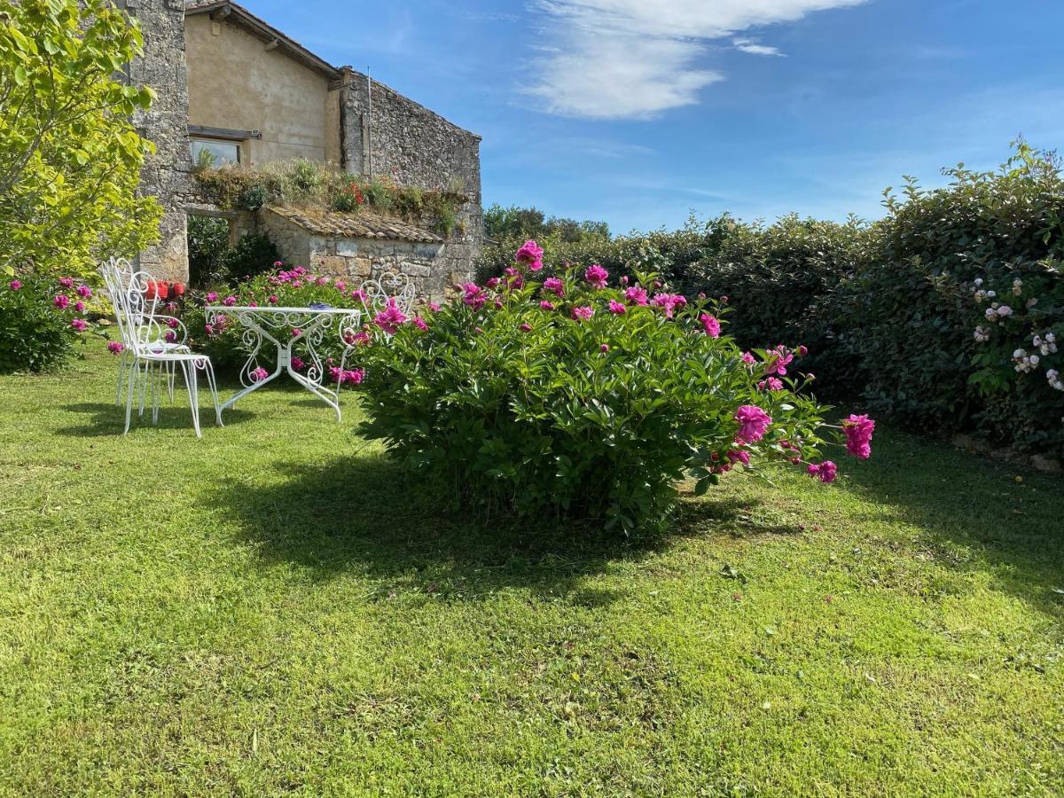Le Prieure De Saint Pierre Bed & Breakfast Exterior foto