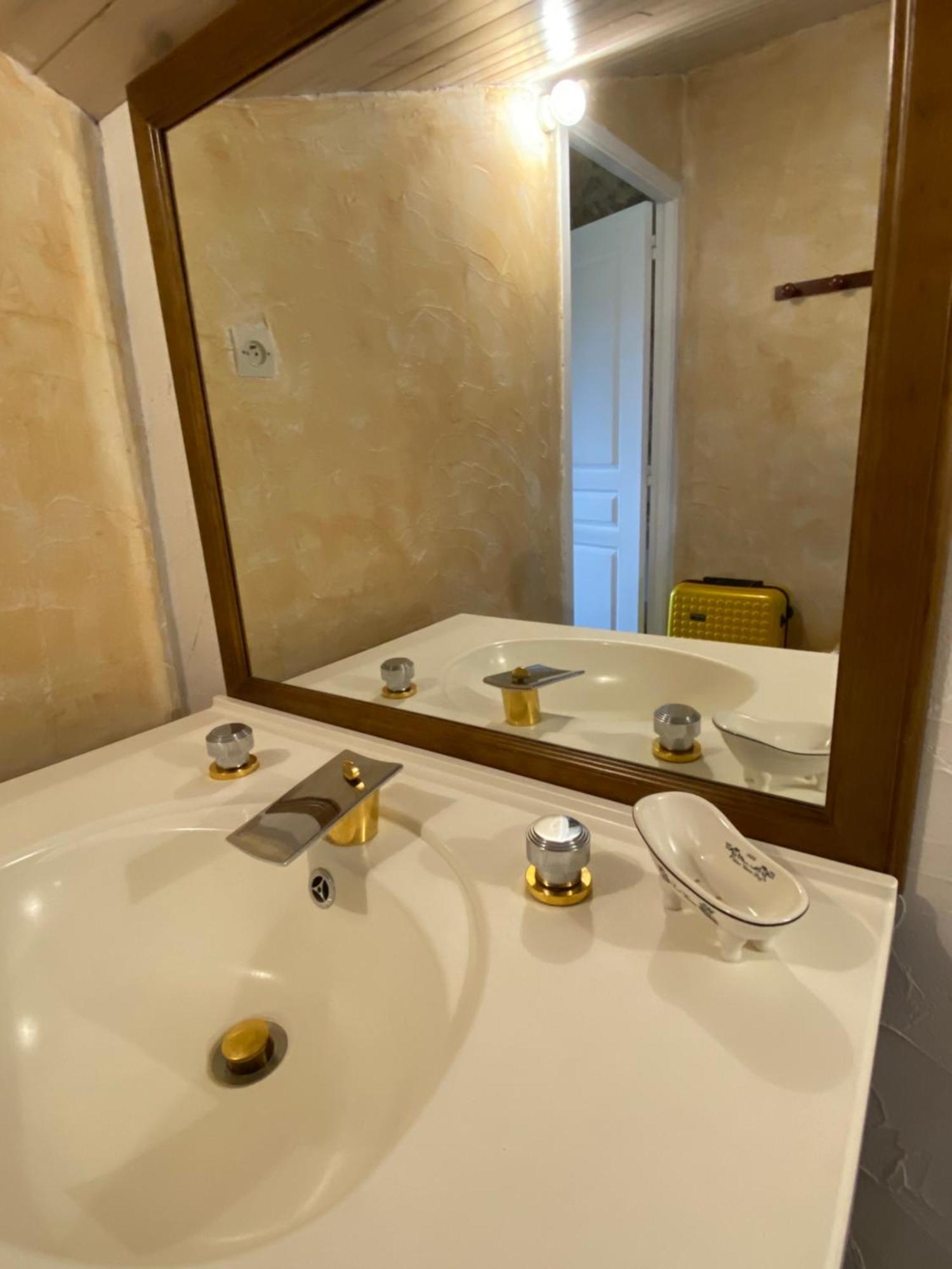 Le Prieure De Saint Pierre Bed & Breakfast Exterior foto